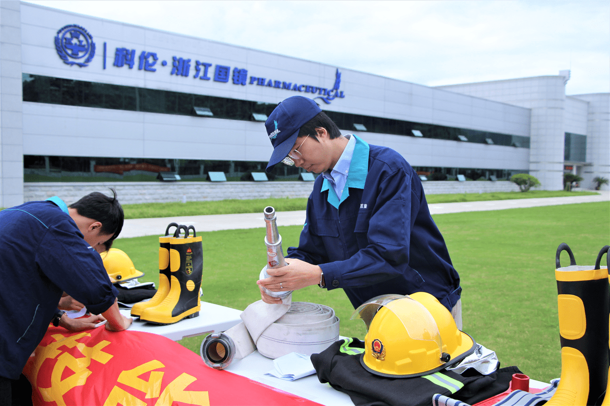 牟春雷参加群团活动.jpg